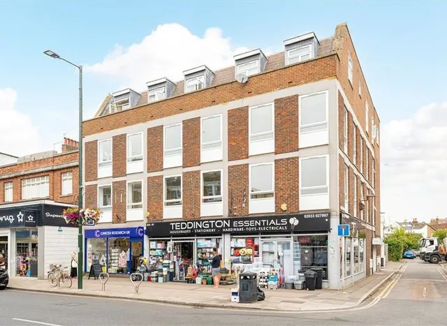 Elfin Grove, Teddington, TW11, photo 1