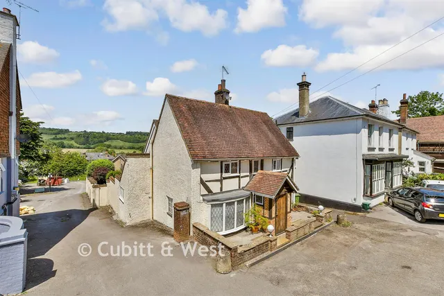 Guildford Road, Westcott, RH4, photo 1