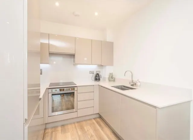 Bridges Court Road, Battersea, SW11, photo 3