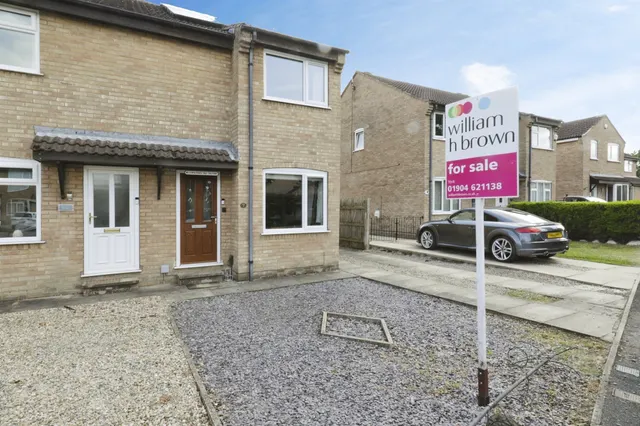 Nevis Way, YORK, photo 1