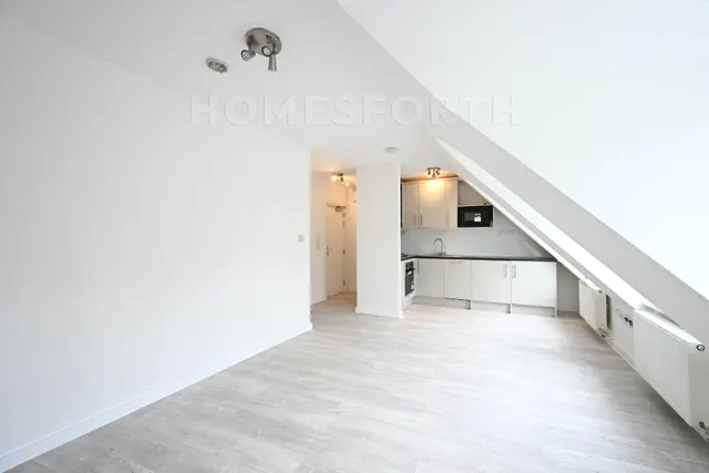 Catford Hill, Catford, SE6, photo 1