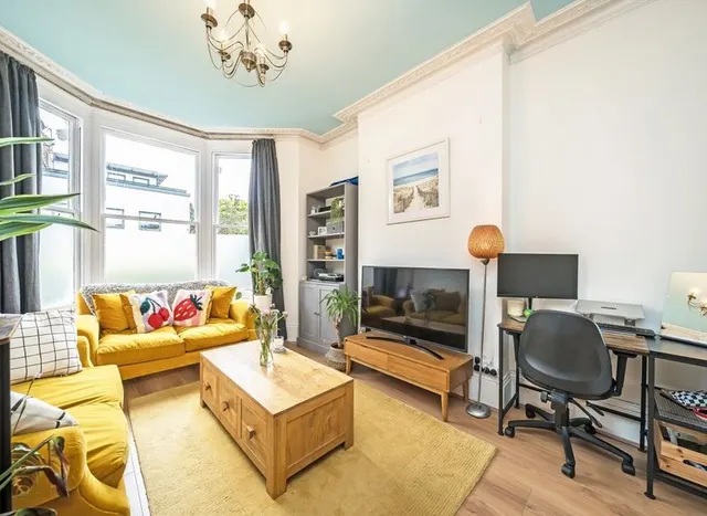 Algiers Road, Ladywell, SE13, photo 2