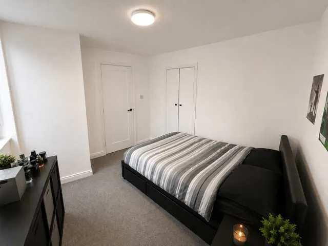 Photo 2 — 25-27 Mount Ephraim, Tunbridge Wells, Kent, TN4 8AU