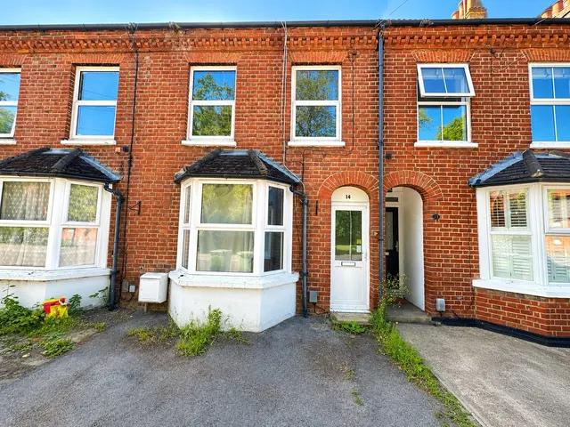 Portesbery Road, Camberley, Surrey, GU15 3TA, photo 1