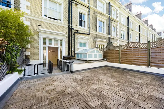 Photo 3 — Onslow Gardens, London, SW7 3QD