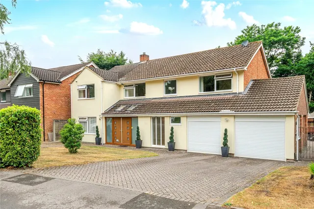 Springfield Road, Camberley, Surrey, GU15 1AB, photo 1