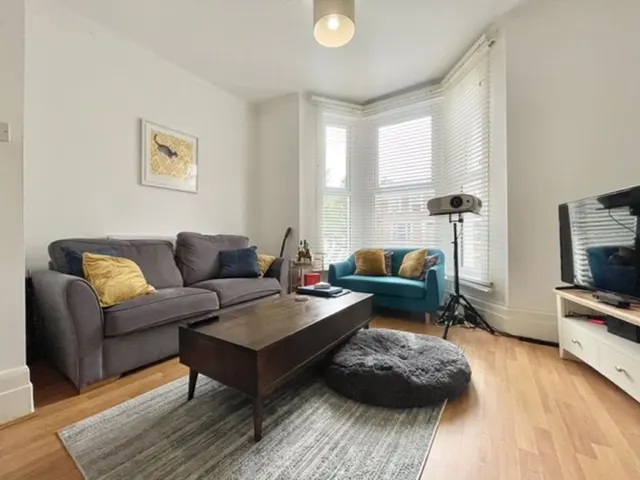 Photo 2 — Fenwick Road, London SE15 4HS