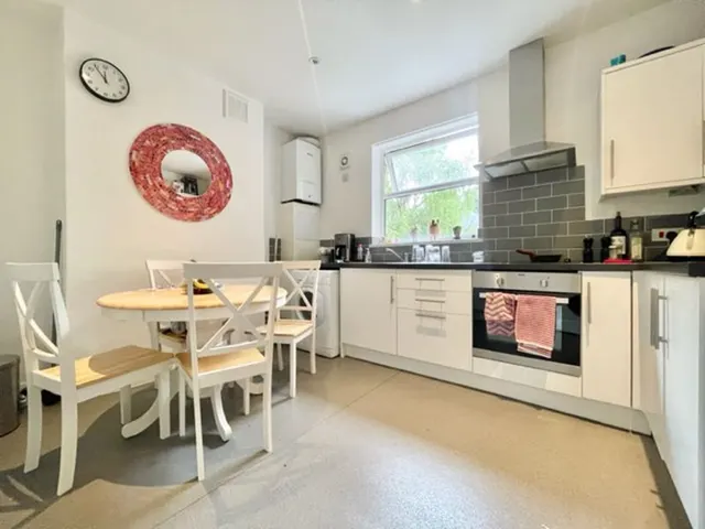 Photo 3 — Fenwick Road, London SE15 4HS