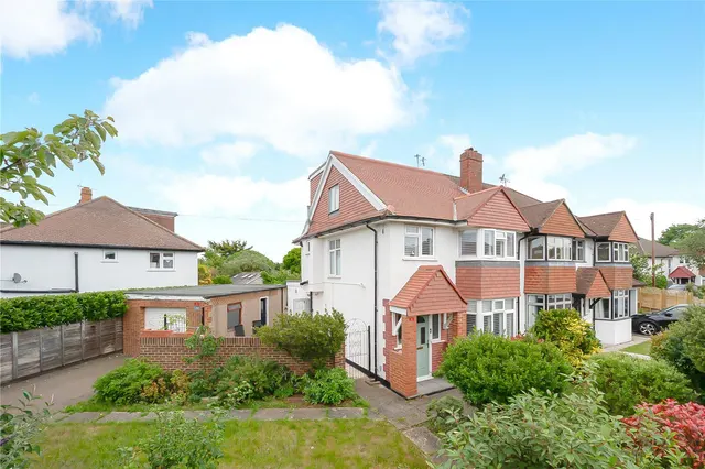 Beech Way, Twickenham, TW2, photo 1