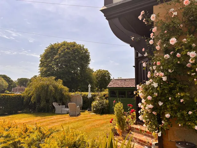 The Green, Leigh, photo 2