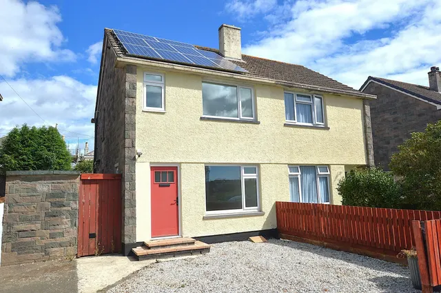 Grenfell Avenue, Saltash, PL12