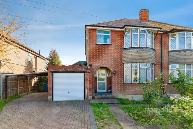 Dedworth Road, Windsor, SL4, photo 2