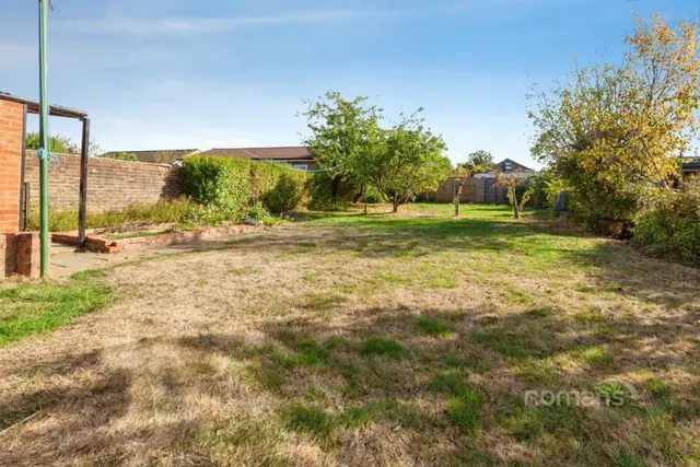 Dedworth Road, Windsor, SL4, photo 3