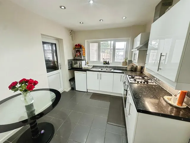 Longdon Avenue, Wolverhampton, WV4, photo 2