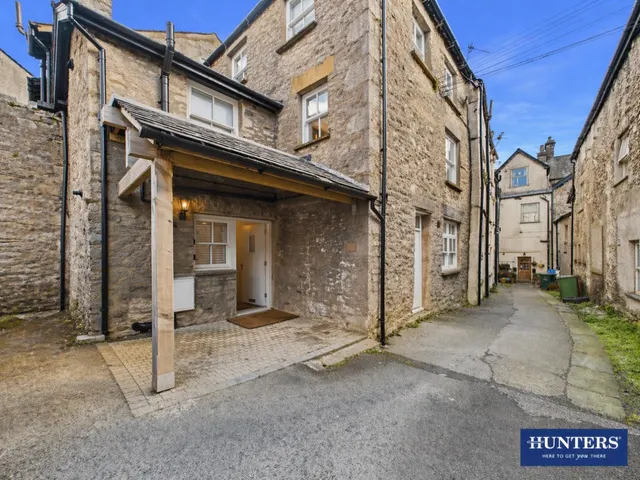 Gillinggate, Kendal, photo 1