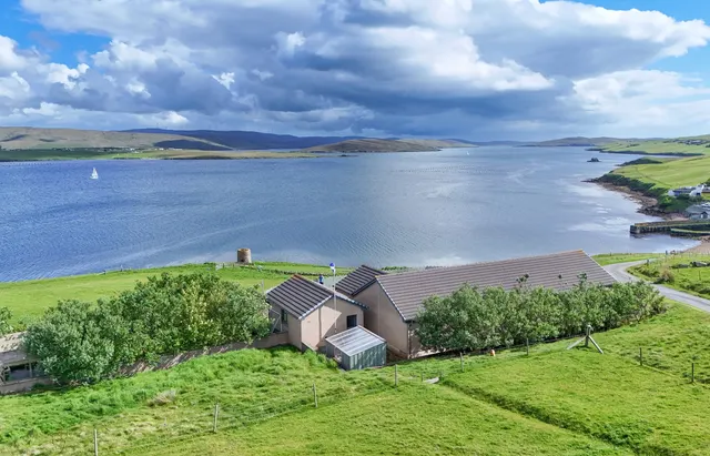 Photo 3 — Gerrataing House, Brae, Shetland, ZE2 9QN