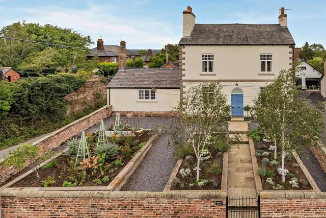 4 bedroom house — Dunham-On-The-Hill, Frodsham, Cheshire, WA6 0LX