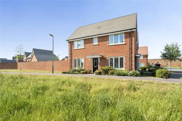 3 bedroom house, Hode Garth, Thame, OX9