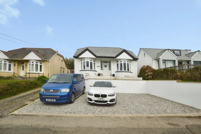 Parka Road, St. Columb, TR9