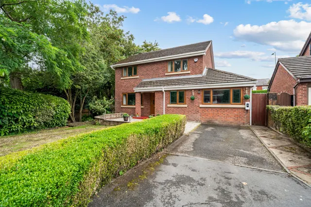 Grantwood, Ashton-In-Makerfield, Wigan, Wigan, WN4 8LW, photo 1
