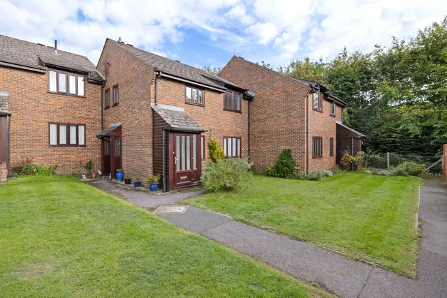 Chiltlee Manor Estate, Liphook, GU30, photo 1