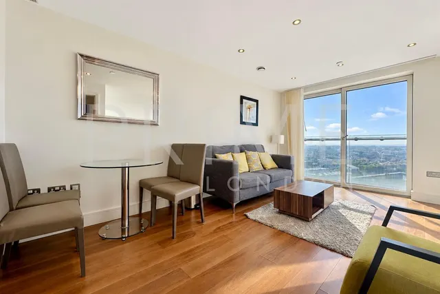 Talisman Tower, Lincoln Plaza, E14, photo 1