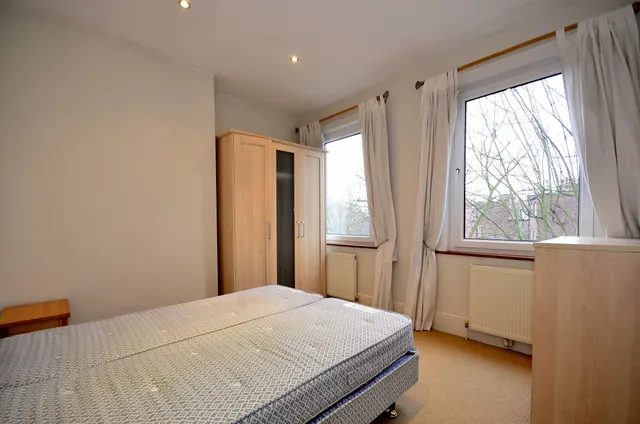 London, NW3, photo 3