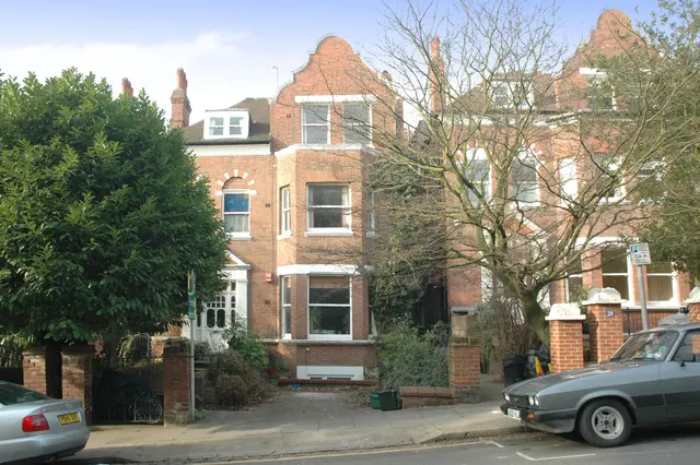 London, NW3, photo 1