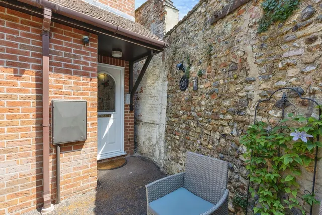 Photo 2 — Middleton Court, Wymondham, Norfolk, NR18