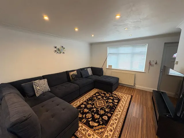 Photo 3 — Rowhill Avenue, Aldershot, GU11 3LP