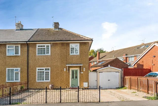 Meadowcroft, Swindon, SN2, photo 1