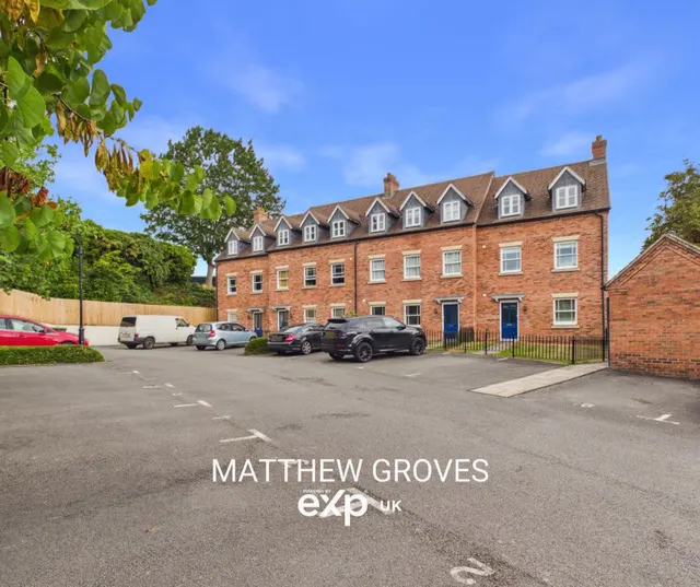 2 bedroom flat — Copthorne Road, Shrewsbury, SY3 8NX