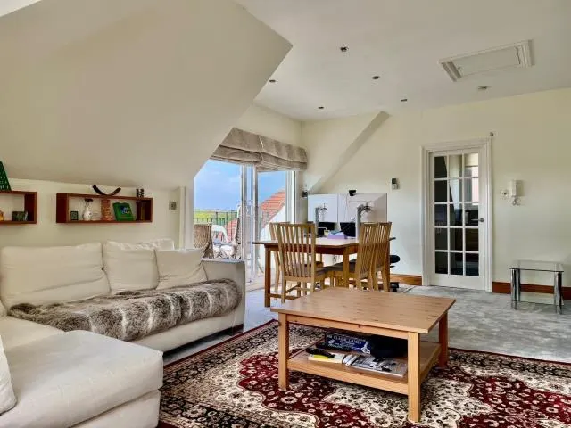 Dollis Avenue, London, N3, photo 1