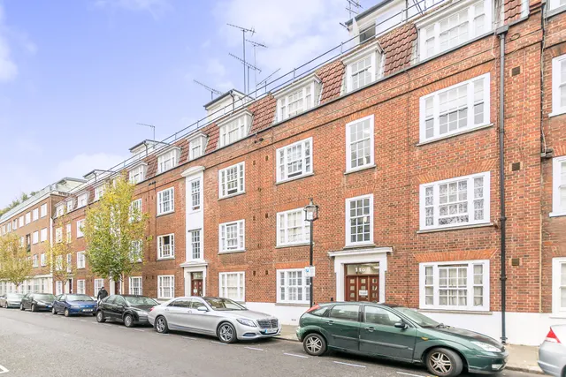 Photo 2 — 2 Carey Mansions, Rutherford Street, London