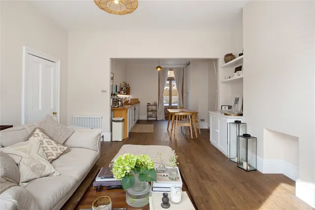 Thirsk Road, London, SW11, photo 2