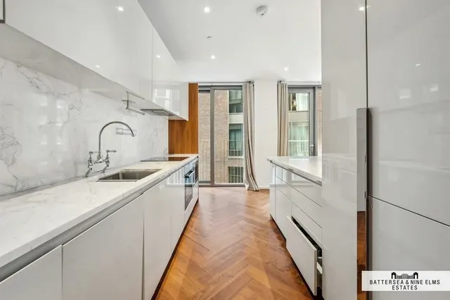 Embassy Gardens, SW11, photo 3