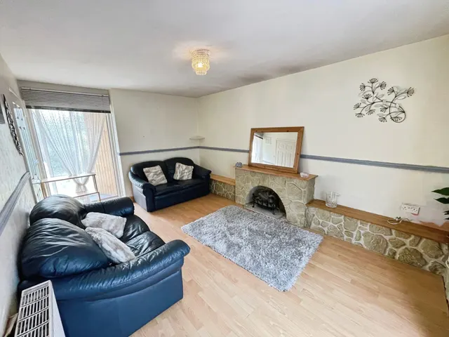 Photo 3 — Tintern Close, Basingstoke, Basingstoke, RG24 9HF