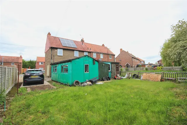 Photo 2 — Trinity Close, Leven