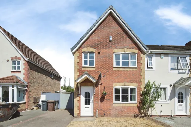 Radlow Crescent, Birmingham, West Midlands, B37, photo 1