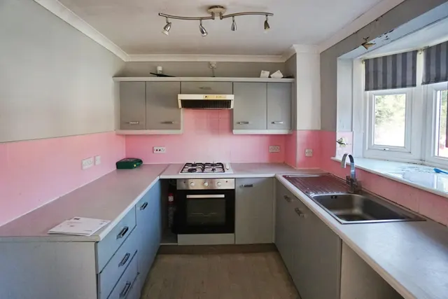 Sarah Close, Coseley, WV14, photo 2