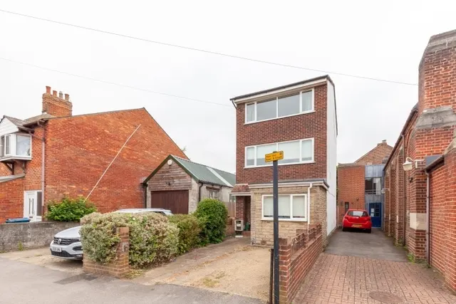 Lime Walk, Headington, OX3, photo 1