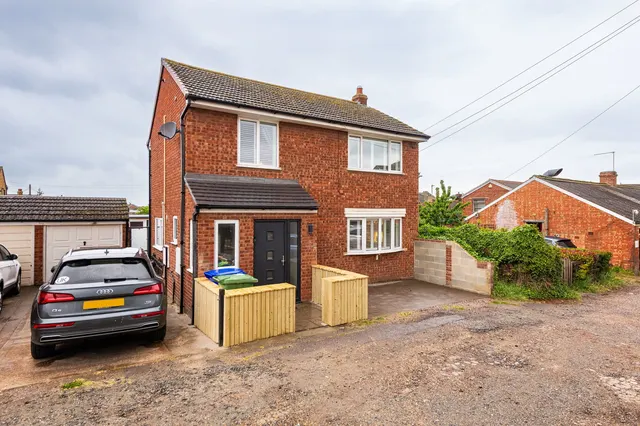 Lowfield Road, Minster On Sea, ME12, photo 3