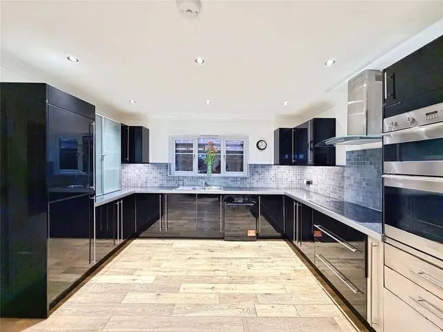 Godwyn Road, Deal, CT14, photo 2