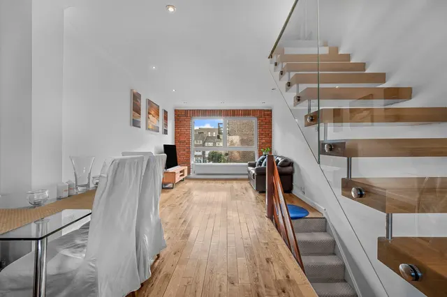 Capstan Square, London, E14, photo 1