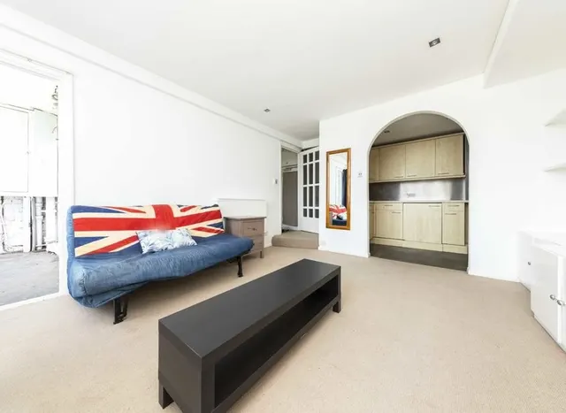 Photo 2 — Gray's Inn Road, Bloomsbury, WC1X