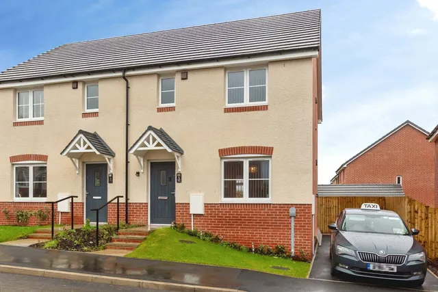 Maes Frondeg, Carmarthen, SA31, photo 1