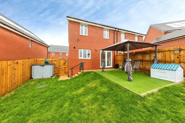Maes Frondeg, Carmarthen, SA31, photo 2