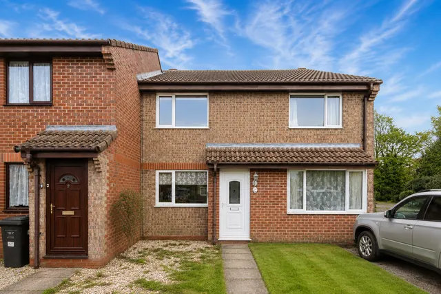 St. Margarets Court, Taunton, photo 1