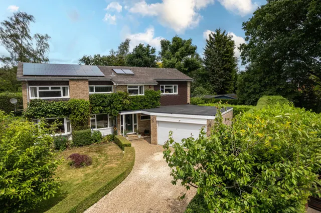 Alanbrooke Close, Hartley Wintney, Hook, RG27 8QY, photo 1