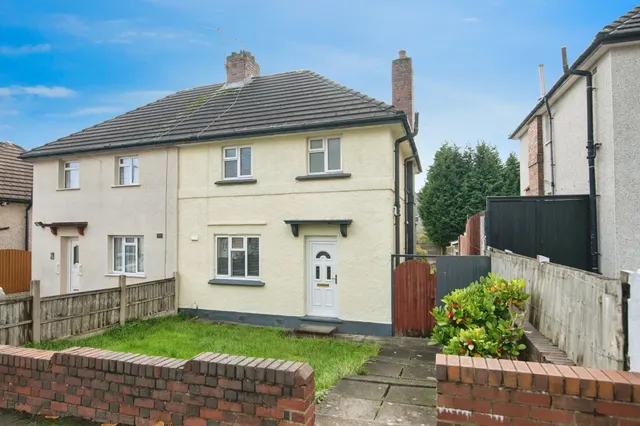 Laburnum Road, Dudley, photo 1